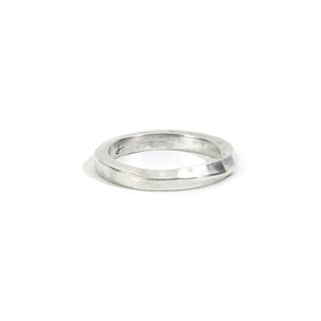 SEWN SWEN SILVER HAMMERED TWIST RING