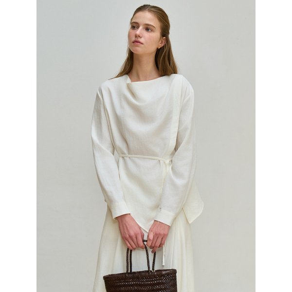 [세트] 페탈 드레이프 블라우스 + 페탈 언발란스 스커트 아이보리 J1957