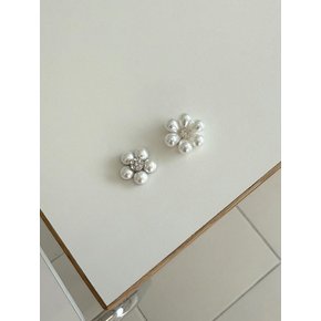 [2piece SET] petit pearl flower shoe charm 슈참, 지비츠