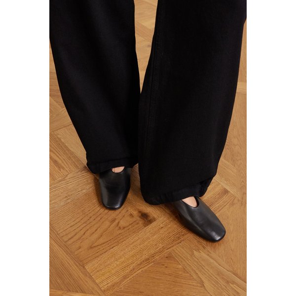 에이디 델리아 가죽 펌프스 46376663162976762