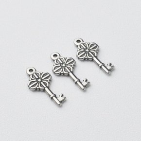 1-1-019 써지컬 펜던트 엔틱 네잎열쇠 12x25mm