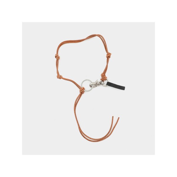 아워레가시 26SS 라돈 네추럴 레더 파우더 공용 목걸이 A4228LN