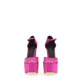 Pumps BEBE SANDAL. FUCHSIA E060009_021