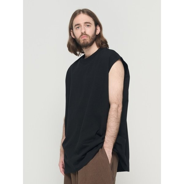 ESSENTIAL WIDE LAYERED SLEEVELESS (BLACK)
