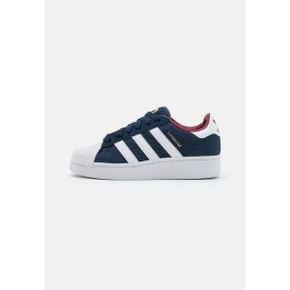 3696060 adidas SUPERSTAR XLG - Trainers collegiate navy/footwear white/collegiate burgundy