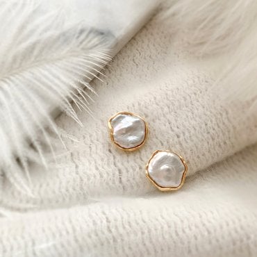 구베 LACY PEARL EARRING  그레이 진주 귀걸이