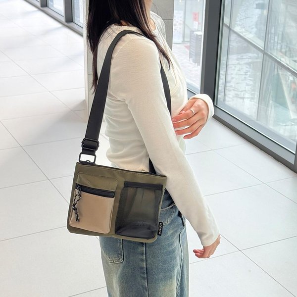 [옷자락] 여성 망사포켓 캐주얼 미니 데일리 여행 크로스백