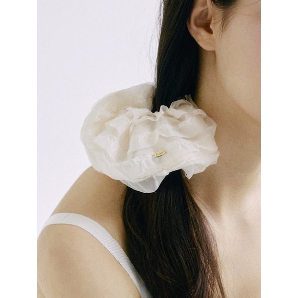 HSU008 Oversized ruffled lace scrunchie