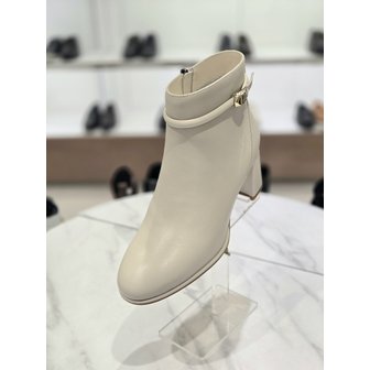 소다 [시흥점] 여성 장식 포인트 앵클부츠 (FRB502)