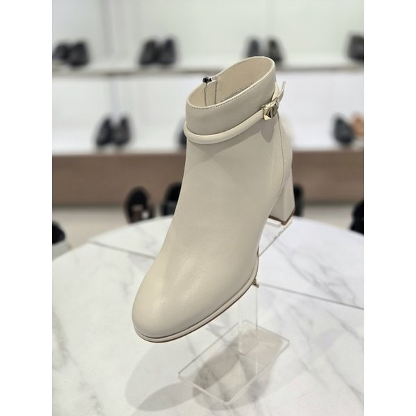 [시흥점] 여성 장식 포인트 앵클부츠 (FRB502)