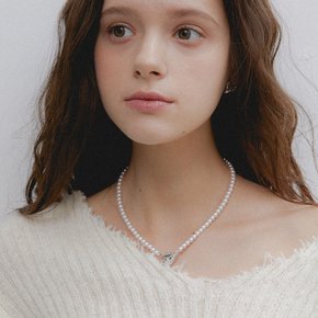 N445 Heart Pearl Magnet Necklace