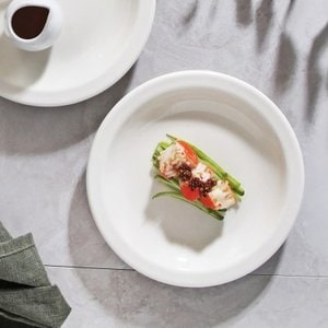 텐바이텐 시라쿠스 정품 뉴욕 시리즈 크림 화이트 식기 접시 18cm