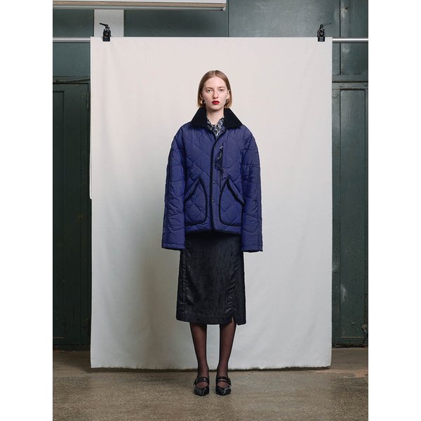 INDIGO QUILTED NYLON DOLMAN SLEEVE HALF COAT