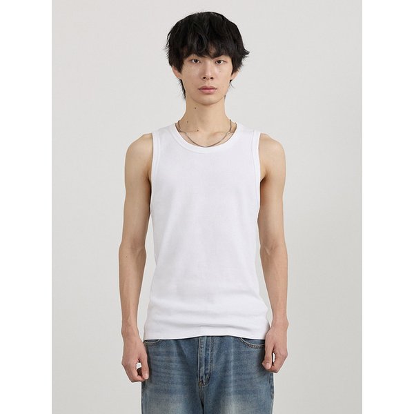 LAYERED SOLID SLEEVELESS BK