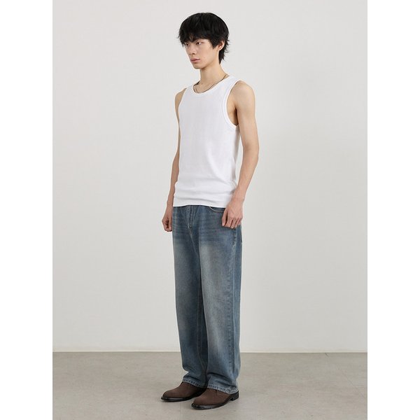 LAYERED SOLID SLEEVELESS BK