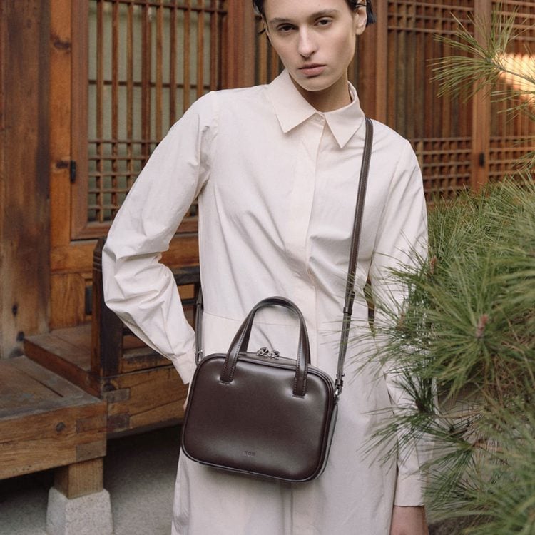 Mini Tin square tote bag Glossy brownie brown - SSG.COM