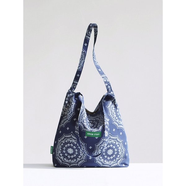 무심한듯 박시한 쇼퍼백 53 페이즐리 에코백- all navy