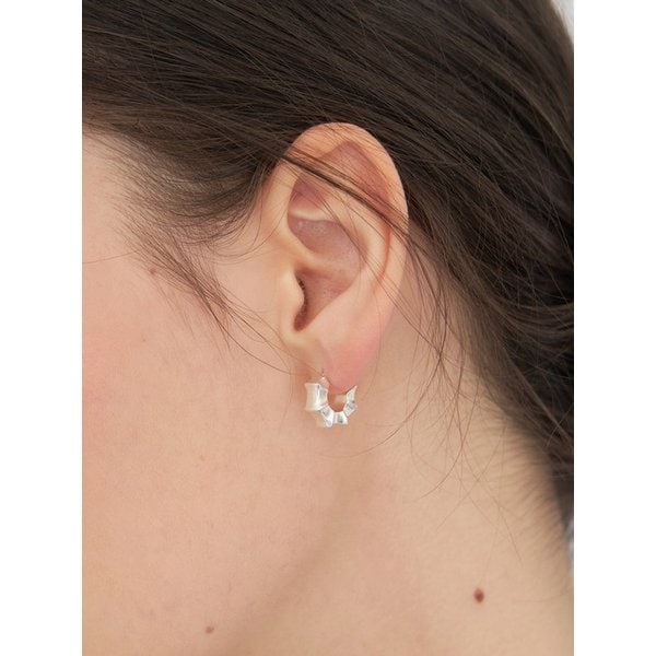 Amone Wave Ring Earring