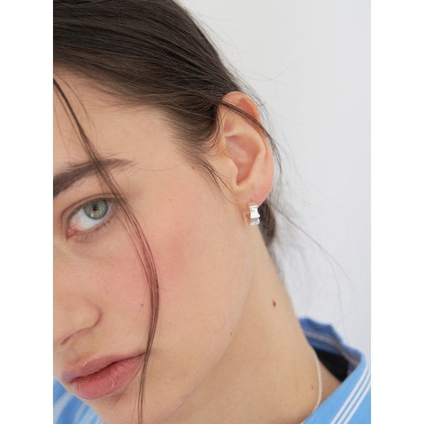 Amone Wave Ring Earring