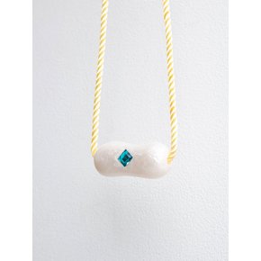 PEANUT NECKLACE / blue