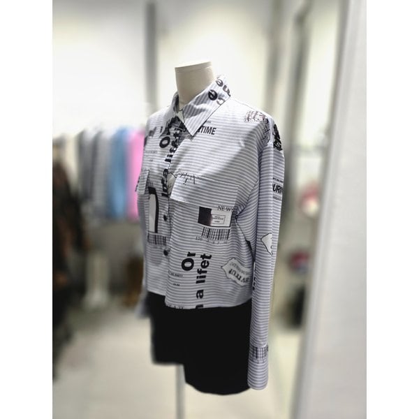 [여주점] 크롭아웃포켓루즈핏프린팅블라우스 ES1WB760