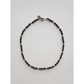 Oval black onyx necklace