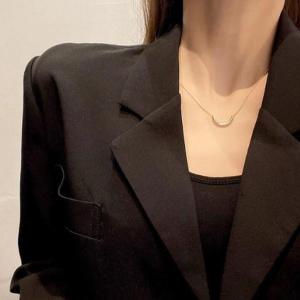 [옷자락] 여성 데일리 세련된 포인트 골드 목걸이