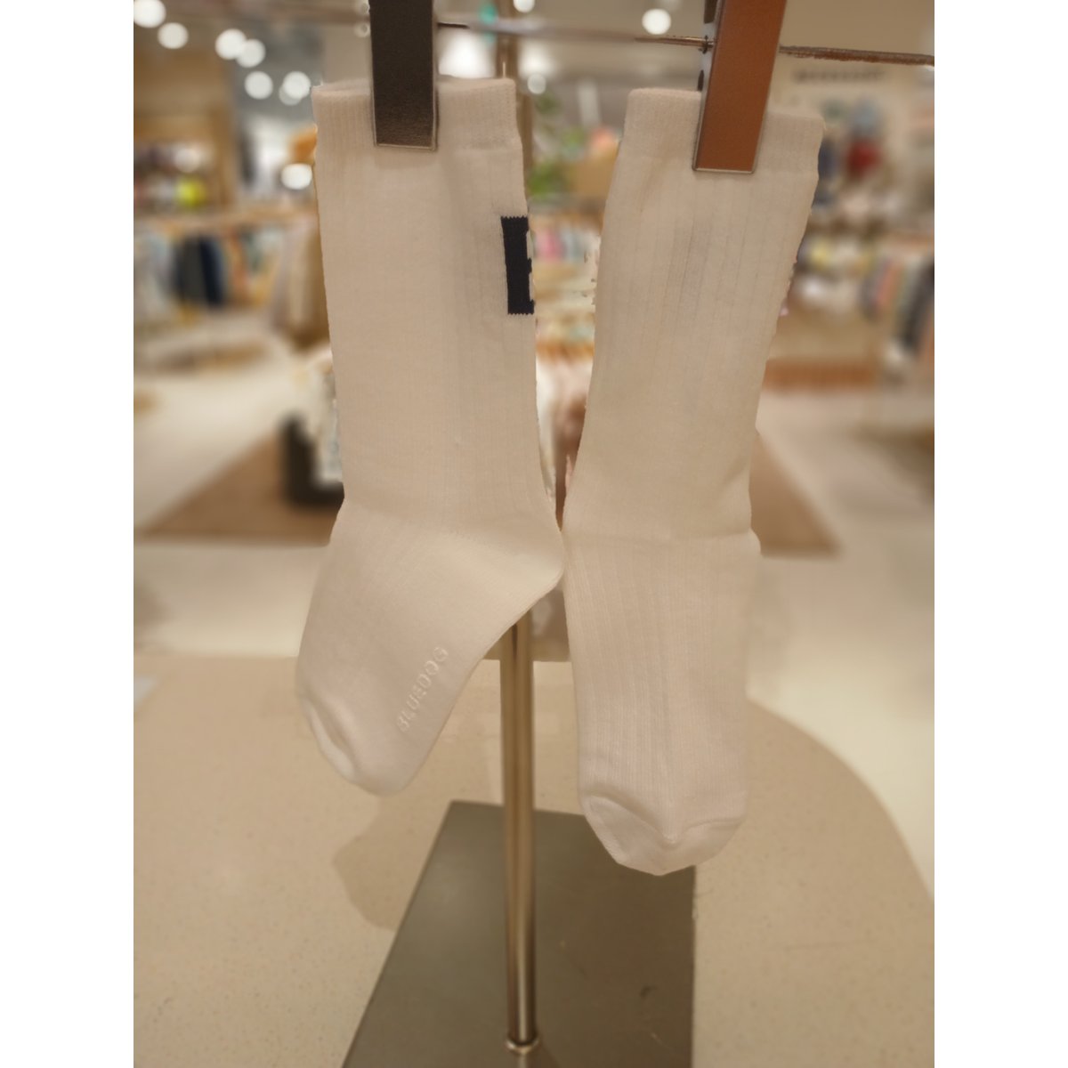 확대된 대표 .