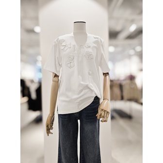 아이잗컬렉션 [파주점] 비즈 플로럴 패치 프린트 티셔츠 CR3A0TS061