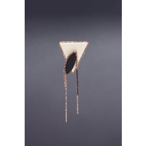 Subtlety Joli Brooch - Onyx