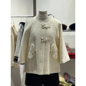 에고이스트 [여주점] 비죠 장식 포인트 벨라인 하프 코트 ER1WC160