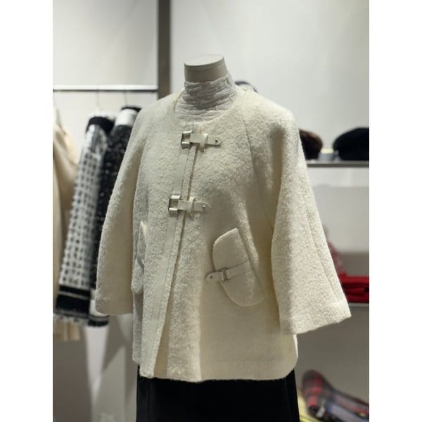 [여주점] 비죠 장식 포인트 벨라인 하프 코트 ER1WC160