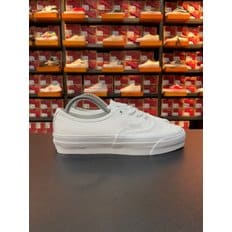 [파주점] (Vans Premium) 어센틱 리이슈 44 (Authentic Reissue 44)(Lx Leather White)(VN000CQAWWW)