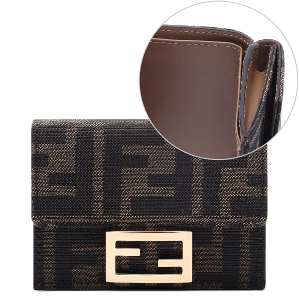 [부산점] 26SS 여성 바게트 마이크로 트리폴드 반지갑 (8M0395 A98P F0A6E 26S)