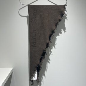 (국내정품)FUZZY TRIANGLE FRINGE MUFFLER 프린지 삼각 머플러 여성 겨울 스카프