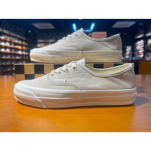 [여주점] (남여공용) 스니커즈 프리미엄 어센틱 LX 44 킥다운(베이지) (VN000D4YOCK)