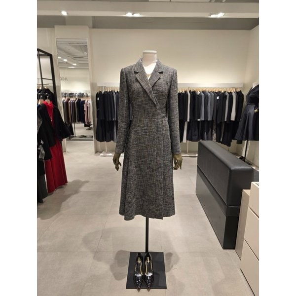 [파주점] 테일러드 플리츠 디테일 원피스 JPBA0OP094