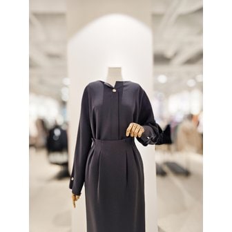 아이잗컬렉션 [파주점] [더아이잗컬렉션]모던 메탈 브로치 포인트 블라우스 CR3A0BL861