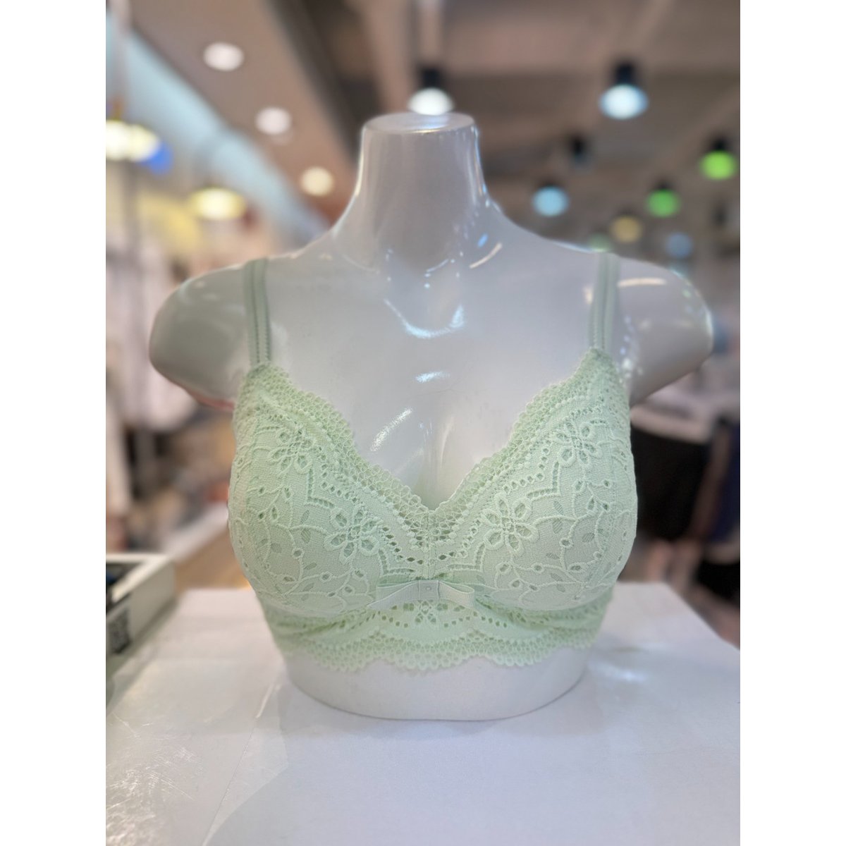 확대된 대표 .