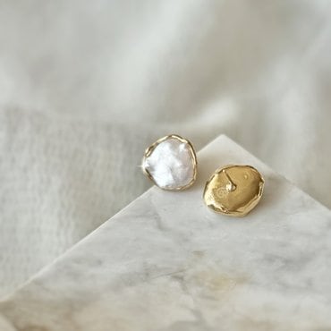 구베 LAHM PEARL EARRING  화이트 진주 귀걸이