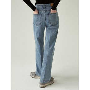 boot cut jeans  (light blue)