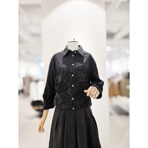 [파주점] [더아이잗컬렉션]코튼 플라워 텍스처 블라우스 CS4B0BL132