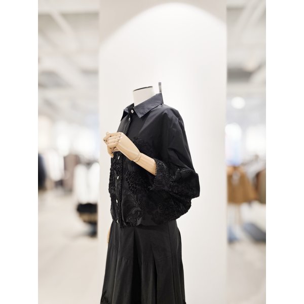 [파주점] [더아이잗컬렉션]코튼 플라워 텍스처 블라우스 CS4B0BL132