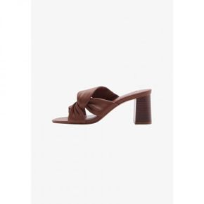 5074562 Mango KUMA - Heeled mules mittelbraun