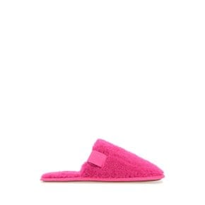 Slippers L815291X19 NEONPINK Pink