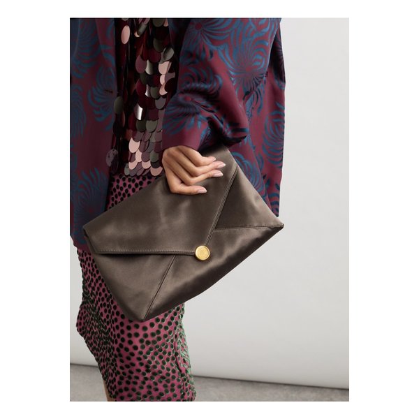 새틴 클러치 다크 브라운 46376663162923497