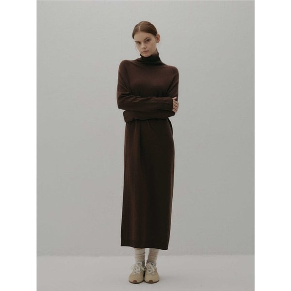 Turtle Neck Knit Onepiece_BROWN