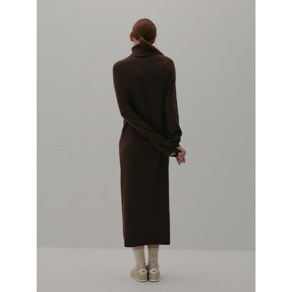 Turtle Neck Knit Onepiece_BROWN