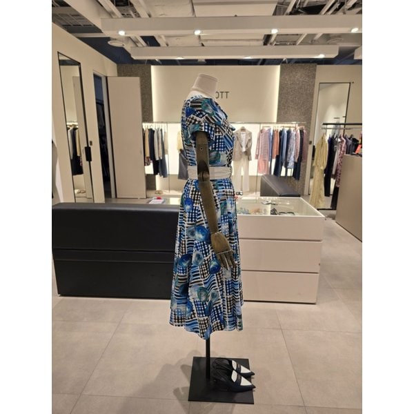 [파주점] 아트 패턴 코튼 플레어 원피스 JR5A0OP193