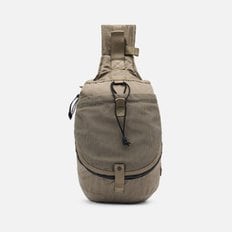 [CP COMPANY] 나일론 B 메쉬 럭색 17CMAC075A 005269G 359